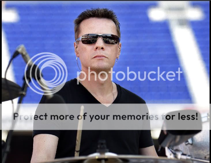 U2INBARCELONA9SH-1.jpg