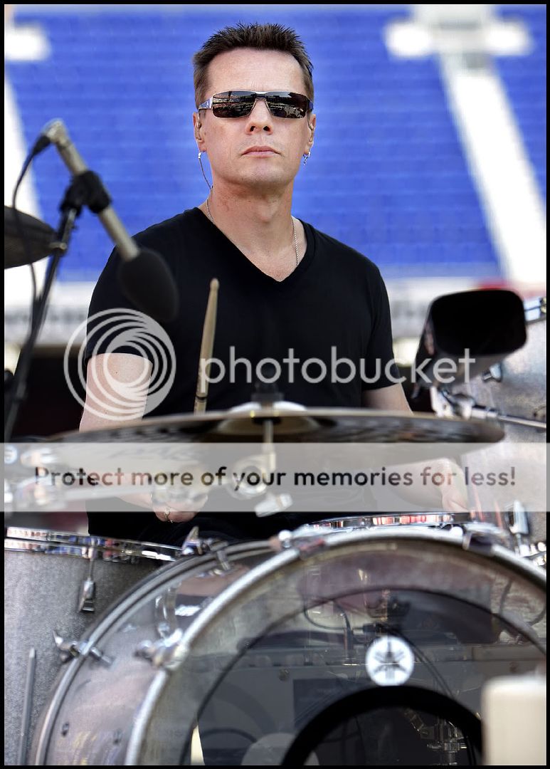 U2INBARCELONA9SH-1.jpg