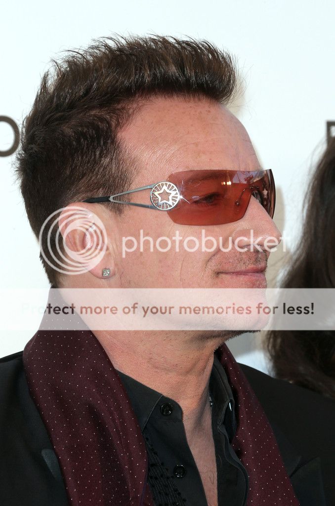 Bono21stAnnualEltonJohnAIDSFoundationWHollywoodCA2-24-201356.jpg