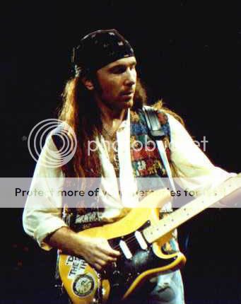 Fen-Strat-Clapton-198x-yllw-1.jpg