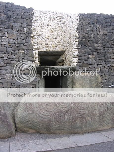 070509Newgrange6Sunbox.jpg