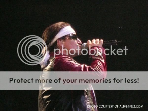 16706Bono_in_Jacket_4_28_05_Vancouver_Interference_-med.jpg