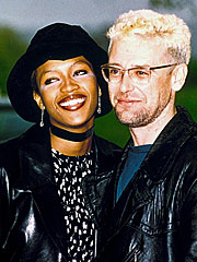 naomicampbell9_240.jpg