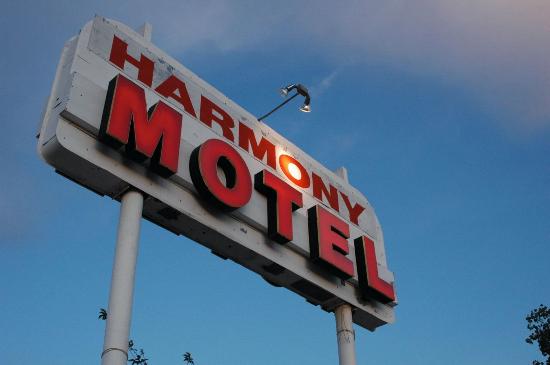 harmony-motel-sign.jpg