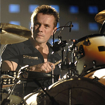 larry-mullen-jr-thumb.jpg