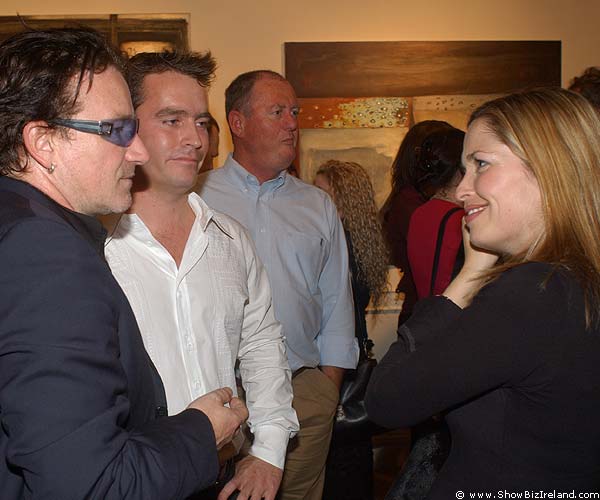 guggi-show-bono-caroline-frank07.jpg