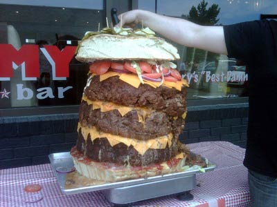 canada-largest-burger.jpg