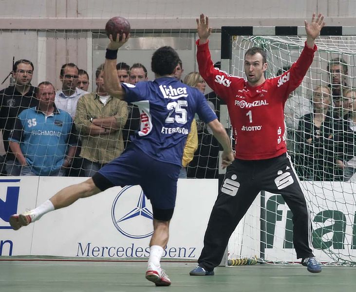 731px-7m_Penalty_Handball.jpg
