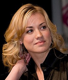 220px-Yvonne_strahovski_(cropped).jpg