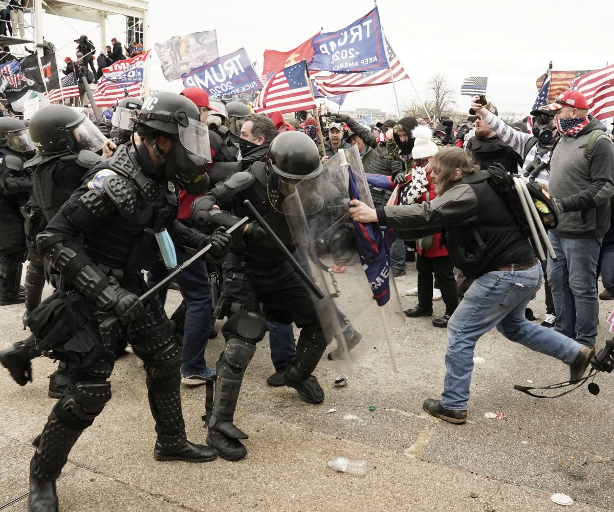 Virginia-man-pleads-guilty-in-attacking-police-with-stick-in-Jan-6-riot.jpg